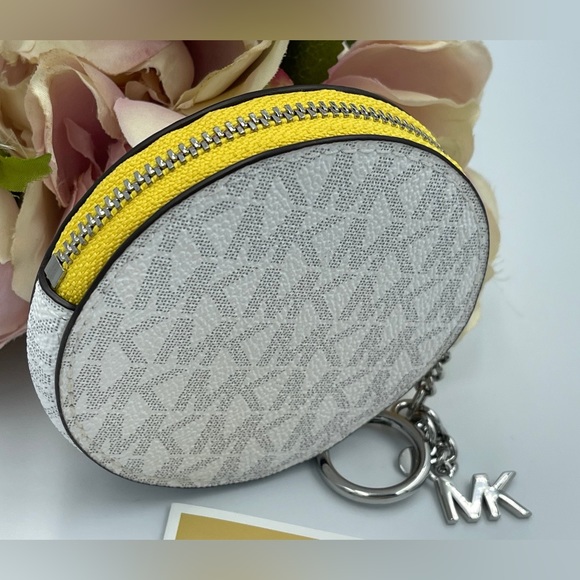 Michael Kors Jet Set Round Coin Pouch Key Ring - Picture 8 of 8